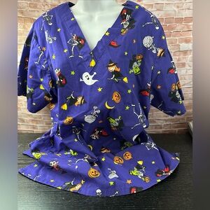 The Scrub Co. Size Xl Halloween Bats Witches Pumpkins Short Sleeve With Pockets